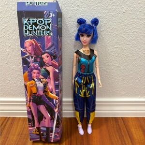 “SINGING” Kpop demon Hunter doll (Zoey)
